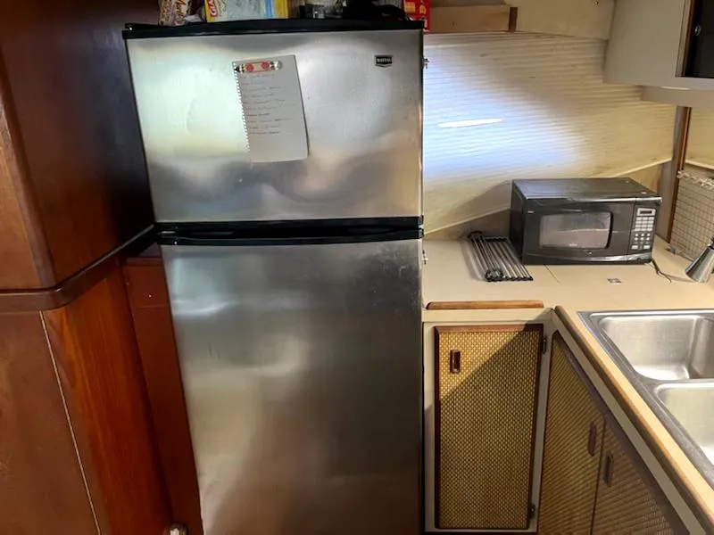 Slide: The Image of Bertram 42 Flybridge Motor Yacht 1986 - 8