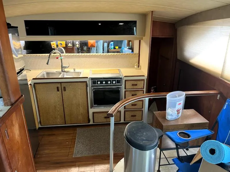 Slide: The Image of Bertram 42 Flybridge Motor Yacht 1986 - 9