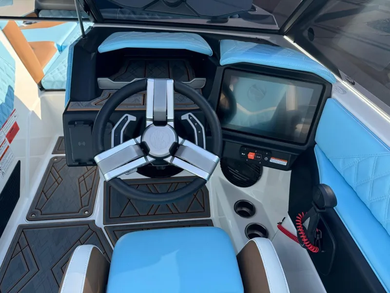 Slide: The Image of Tigé 24RZX 2024 - 13