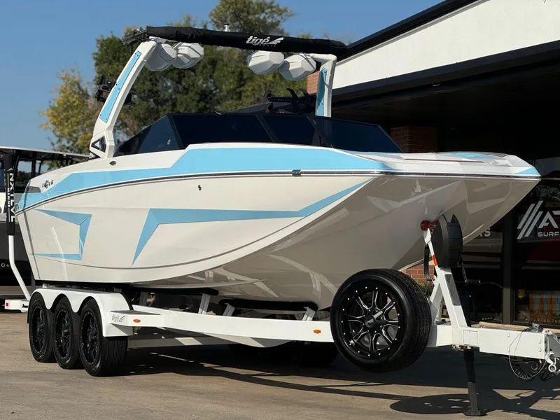 Slide: The Image of Tigé 24RZX 2024 - 4