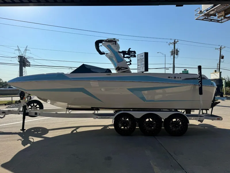 Slide: The Image of Tigé 24RZX 2024 - 6