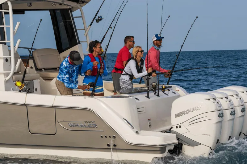 Slide: The Image of Boston Whaler 405 Conquest 2025 - 35