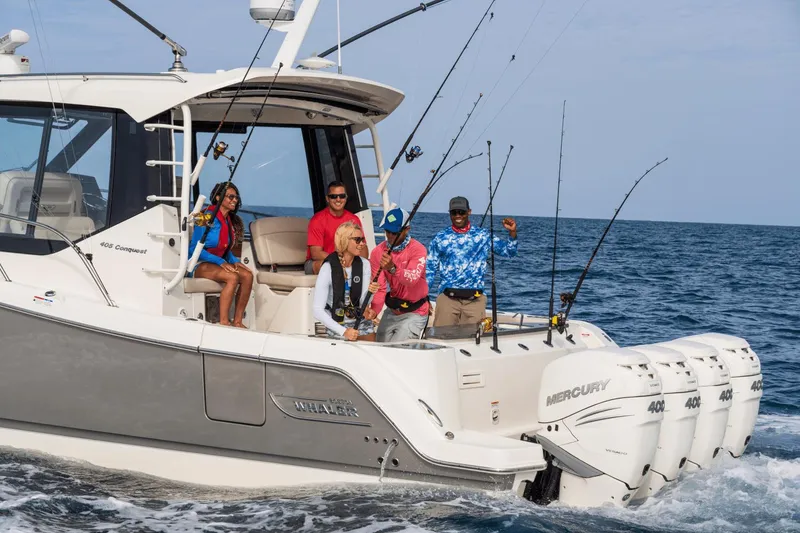 Slide: The Image of Boston Whaler 405 Conquest 2025 - 39
