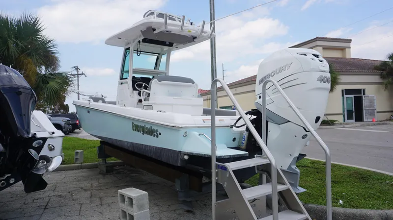 Slide: The Image of 2023 Everglades 253 CC boat with Mercury 400 engine on display. - 4