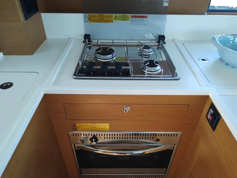 Slide: The Image of Lazybones propane cooktop and oven - 37