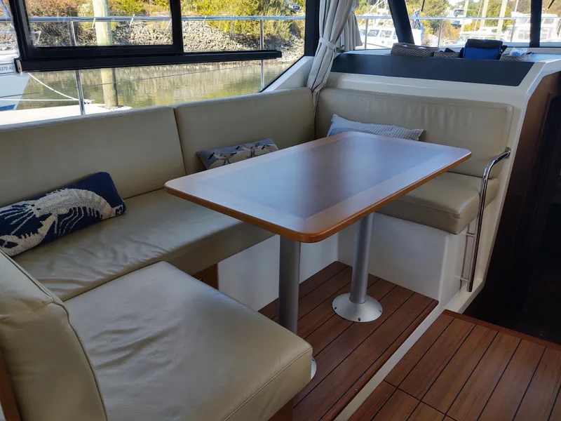 Slide: The Image of Lazybones Port settee  - 4