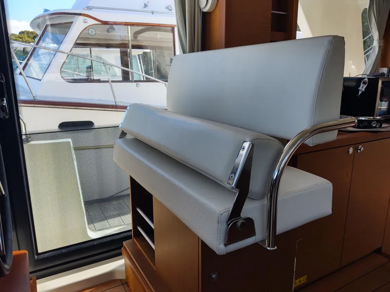 Slide: The Image of Lazybones Helm seat bolster up - 6