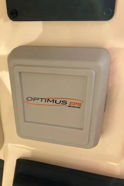 Slide: The Image of Optimus EPS system on 2021 Scout 277 LXF boat. - 40