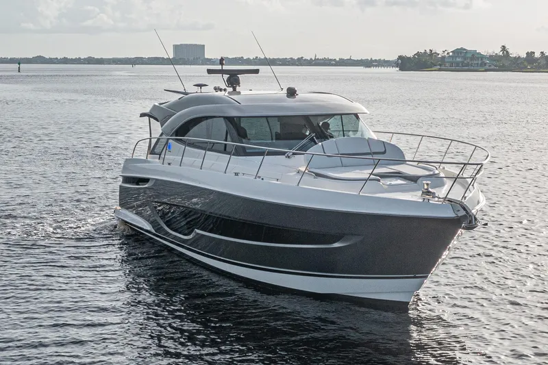 Slide: The Image of Riviera 4600 SY 2024 - 50