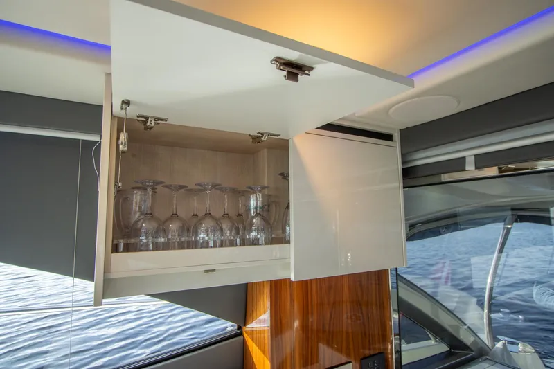 Slide: The Image of Riviera 4600 SY 2024 - 60