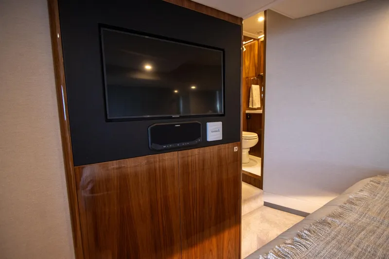 Slide: The Image of Riviera 4600 SY 2024 - 68