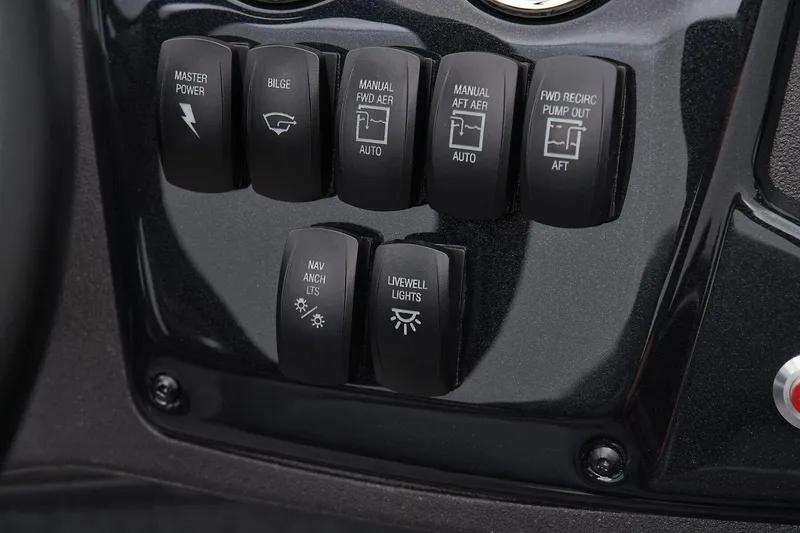 Slide: The Image of Tracker Targa V-18 WT 2025 - 35