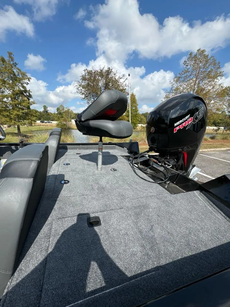 Slide: The Image of 2025 Tracker Pro Team 195 Tournament Edition boat with Mercury Pro XS engine. - 6
