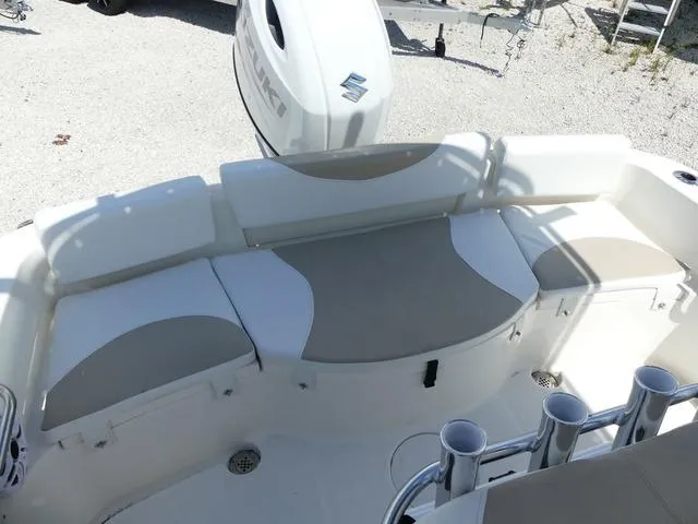 Slide: The Image of Bulls Bay 200 Center Console 2025 - 10