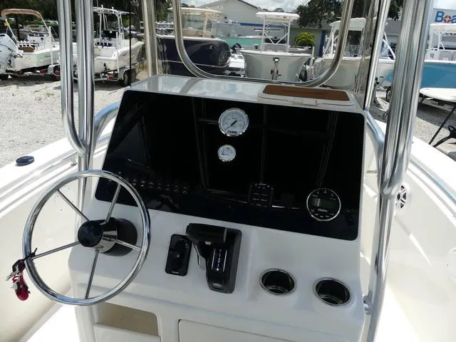 Slide: The Image of Bulls Bay 200 Center Console 2025 - 12