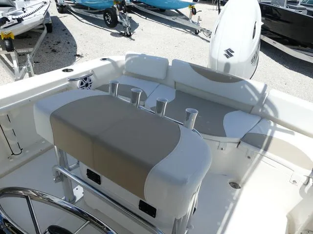 Slide: The Image of Bulls Bay 200 Center Console 2025 - 14