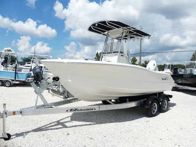 Slide: The Image of Bulls Bay 200 Center Console 2025 - 4