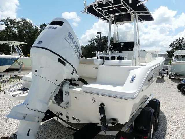 Slide: The Image of Bulls Bay 200 Center Console 2025 - 8