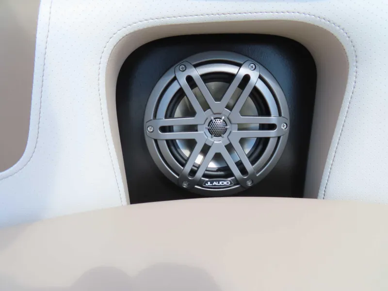 Slide: The Image of Premier 230 Solaris RL 2025 - 11