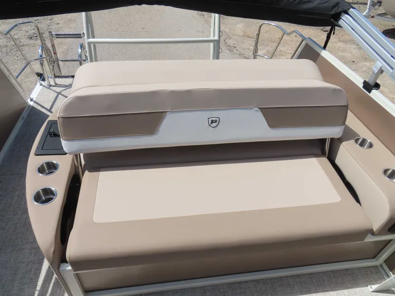 Slide: The Image of Premier 230 Solaris RL 2025 - 27