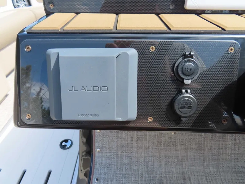 Slide: The Image of Premier 230 Solaris RL 2025 - 29