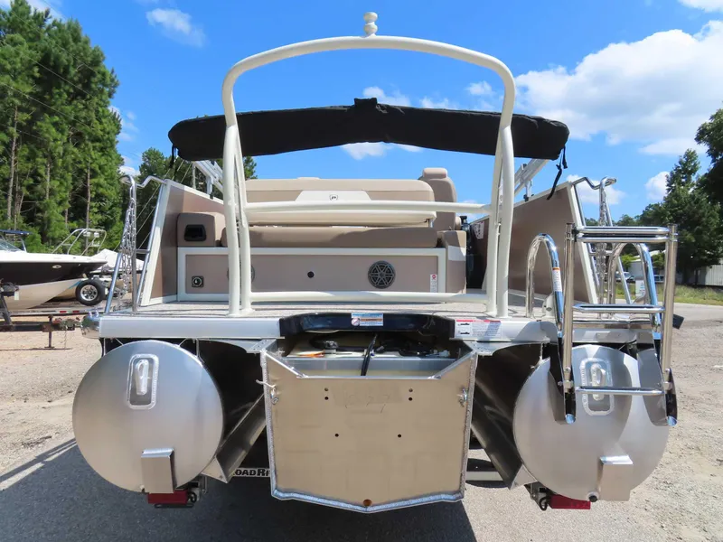 Slide: The Image of Premier 230 Solaris RL 2025 - 4