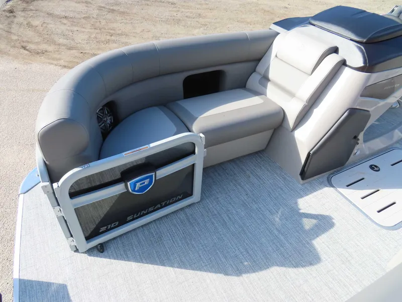 Slide: The Image of Premier 210 Sunsation RF (PTX 28) 2025 - 19