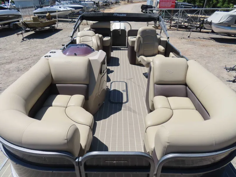 Slide: The Image of SeaArk 1752 Slayer X 2026 - 12