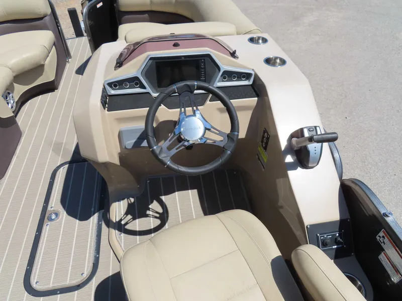 Slide: The Image of SeaArk 1752 Slayer X 2026 - 19