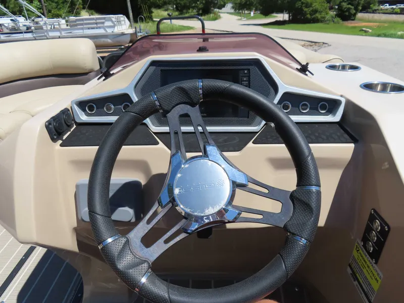 Slide: The Image of SeaArk 1752 Slayer X 2026 - 21