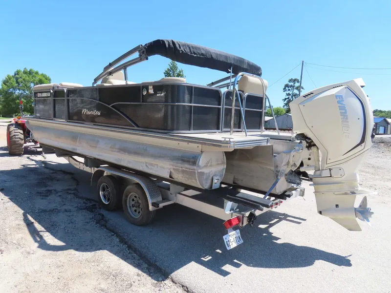 Slide: The Image of SeaArk 1752 Slayer X 2026 - 8