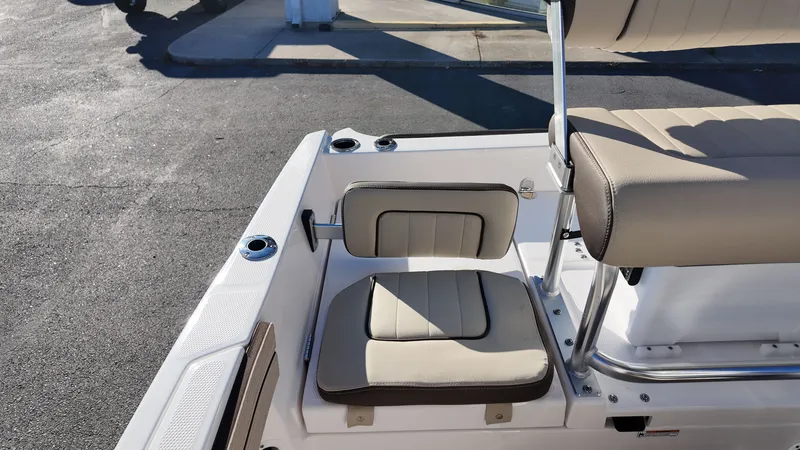 Slide: The Image of Yamaha 190 FSH Sport 2025 - 10