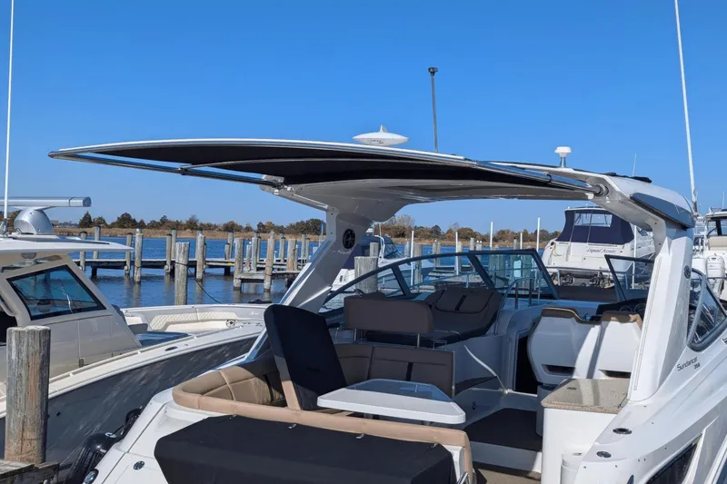 Slide: The Image of Sea Ray 350 Sundancer 2016 - 22