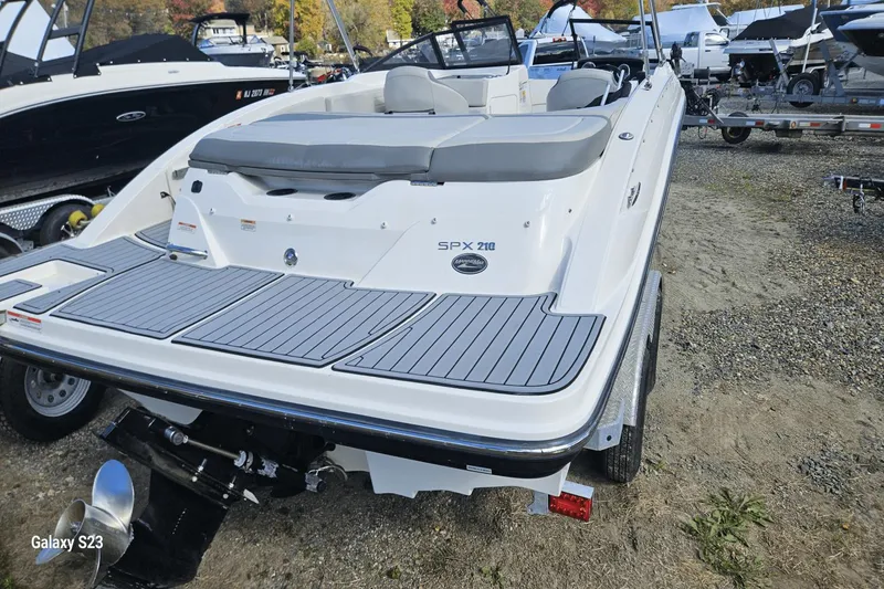 Slide: The Image of Sea Ray 21 SPX 2020 - 5