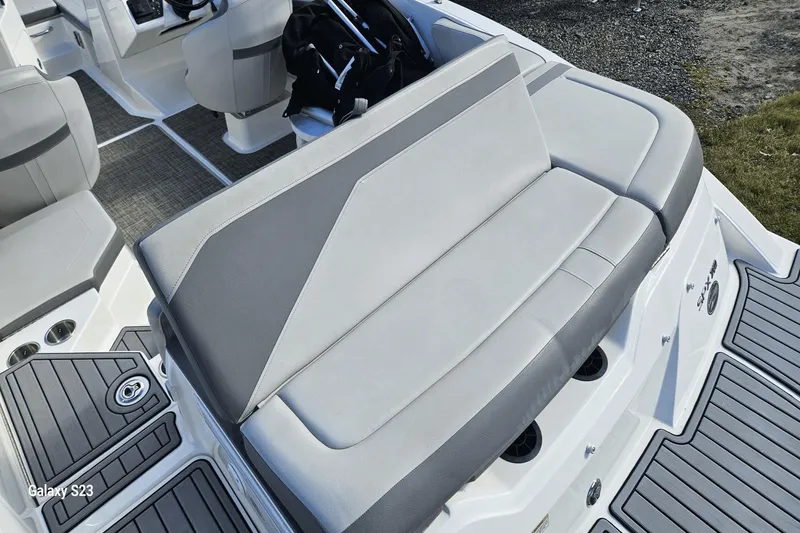 Slide: The Image of Sea Ray 21 SPX 2020 - 7