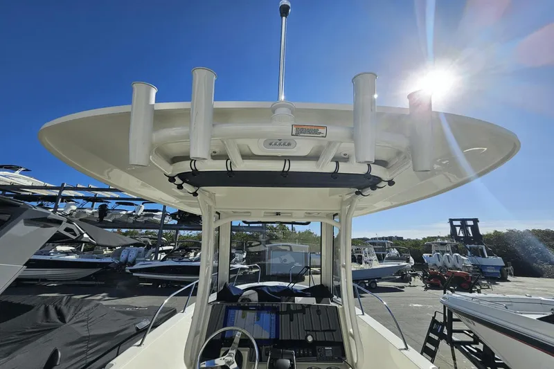 Slide: The Image of Boston Whaler 280 Dauntless 2023 - 22