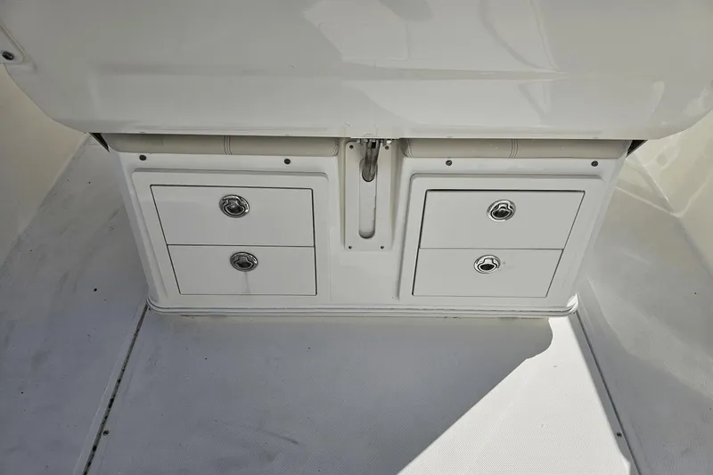 Slide: The Image of Boston Whaler 280 Dauntless 2023 - 23