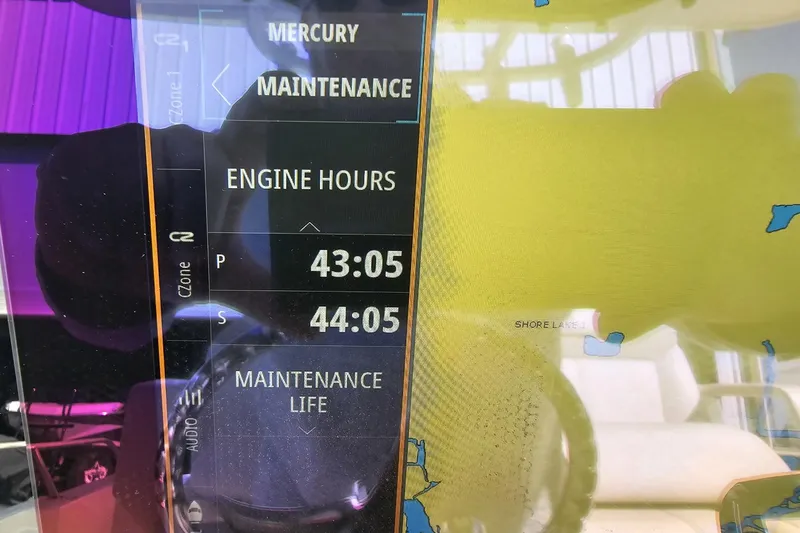 Slide: The Image of Boston Whaler 280 Dauntless 2023 - 25