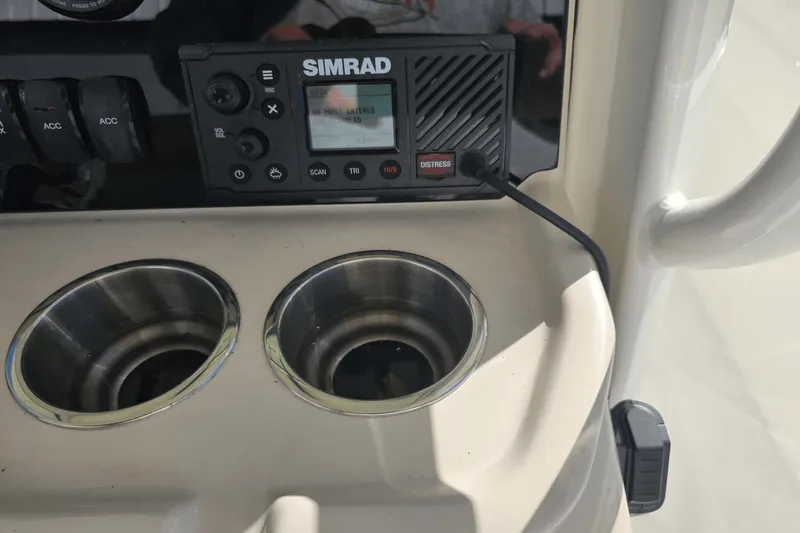 Slide: The Image of Boston Whaler 280 Dauntless 2023 - 26