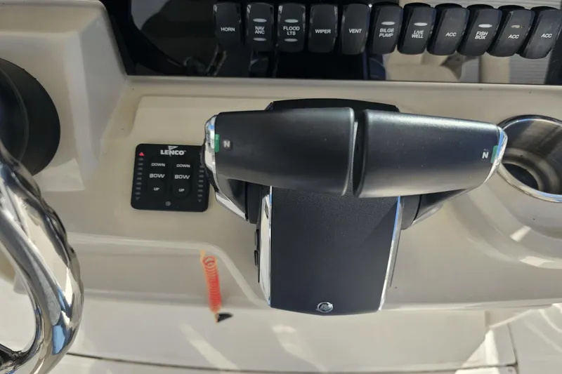 Slide: The Image of Boston Whaler 280 Dauntless 2023 - 27