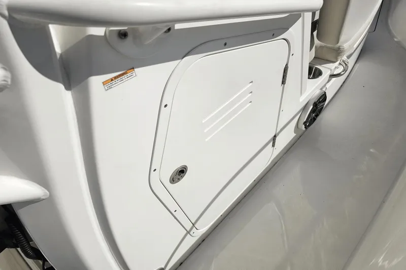 Slide: The Image of Boston Whaler 280 Dauntless 2023 - 29