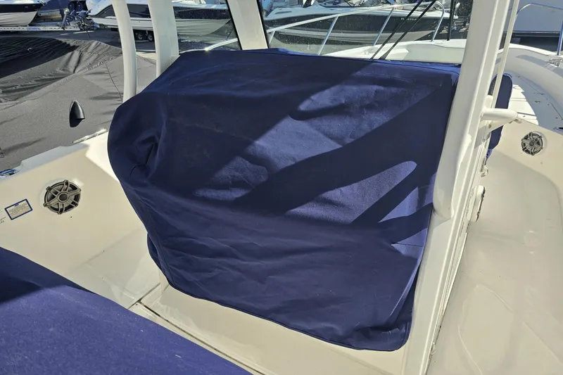 Slide: The Image of Boston Whaler 280 Dauntless 2023 - 42