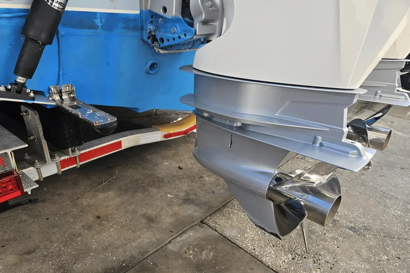 Slide: The Image of Boston Whaler 280 Dauntless 2023 - 8