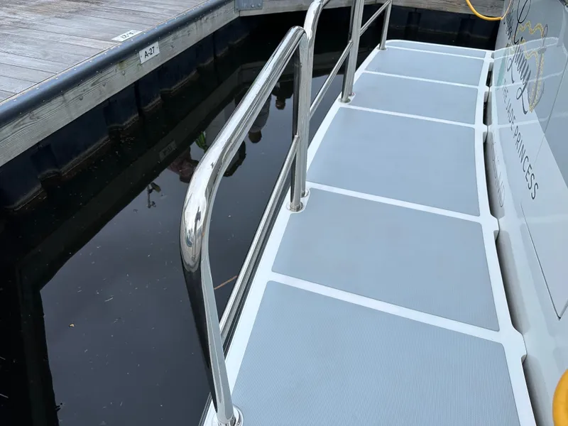 Slide: The Image of Helmsman Trawlers 43E PILOTHOUSE 2023 - 60