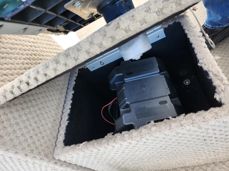 Slide: The Image of Battery compartment of 2002 Harris FloteBote 220 Fisherman boat. - 17