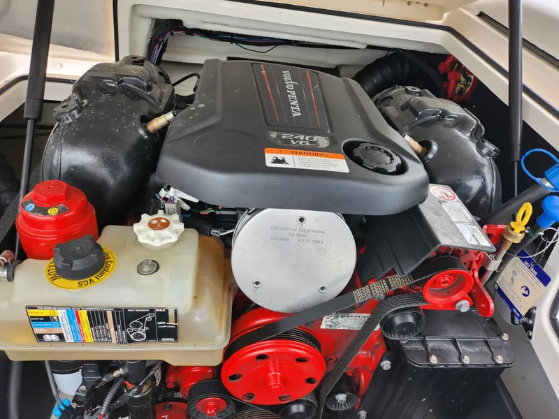 Slide: The Image of Regal 2000 ES Bowrider 2017 - 24