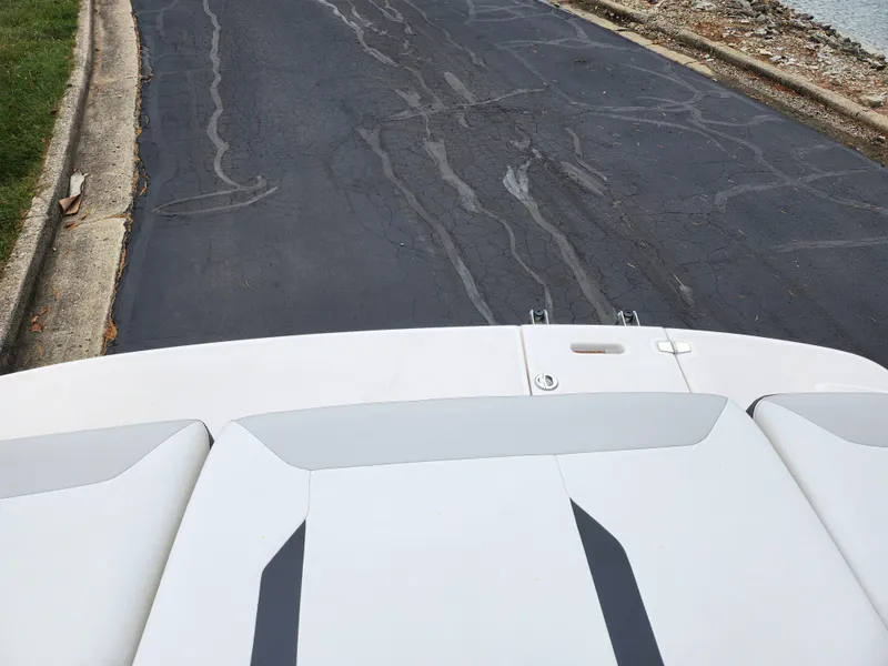 Slide: The Image of Regal 2000 ES Bowrider 2017 - 25