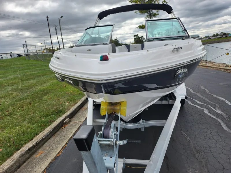 Slide: The Image of Regal 2000 ES Bowrider 2017 - 6