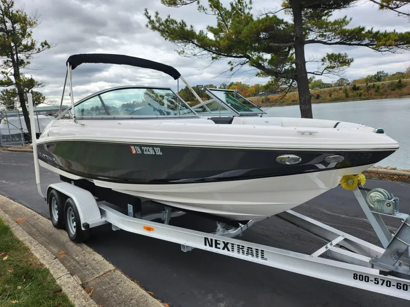 Slide: The Image of Regal 2000 ES Bowrider 2017 - 8