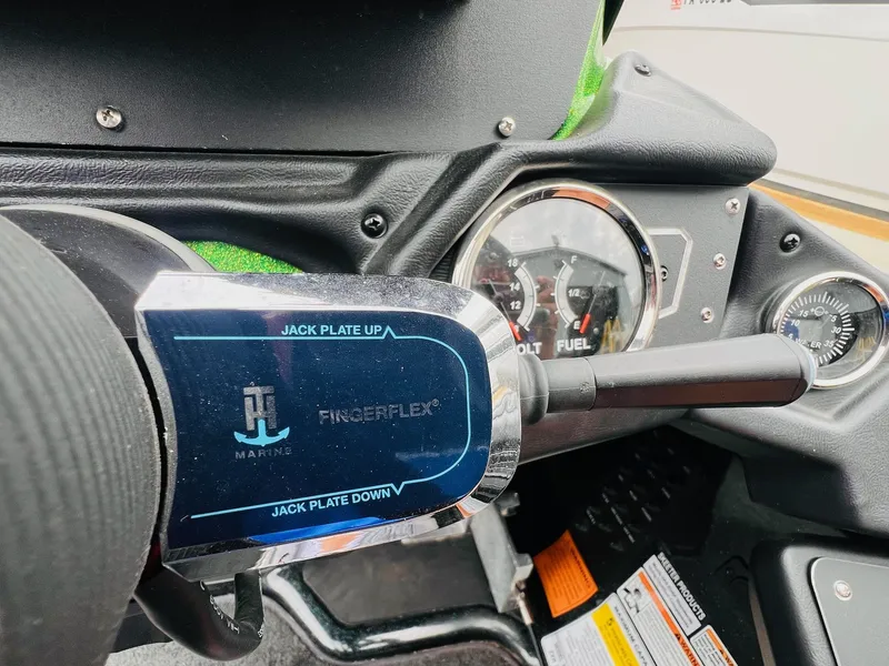 Slide: The Image of Skeeter ZXR20 2023 - 11